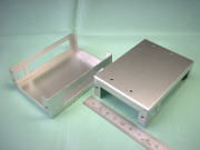 ケース（ボックス）用の本体シャーシの板金加工例の写真 アルミ板 A5052P ｔ1.0